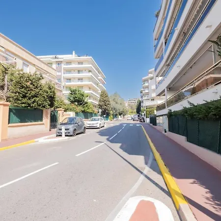 Stylish 2-Br Apartment Steps From The Croisette
